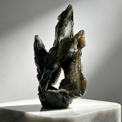 Natural Geode Agate Wolf Carving - Sculpture Carving — view 1