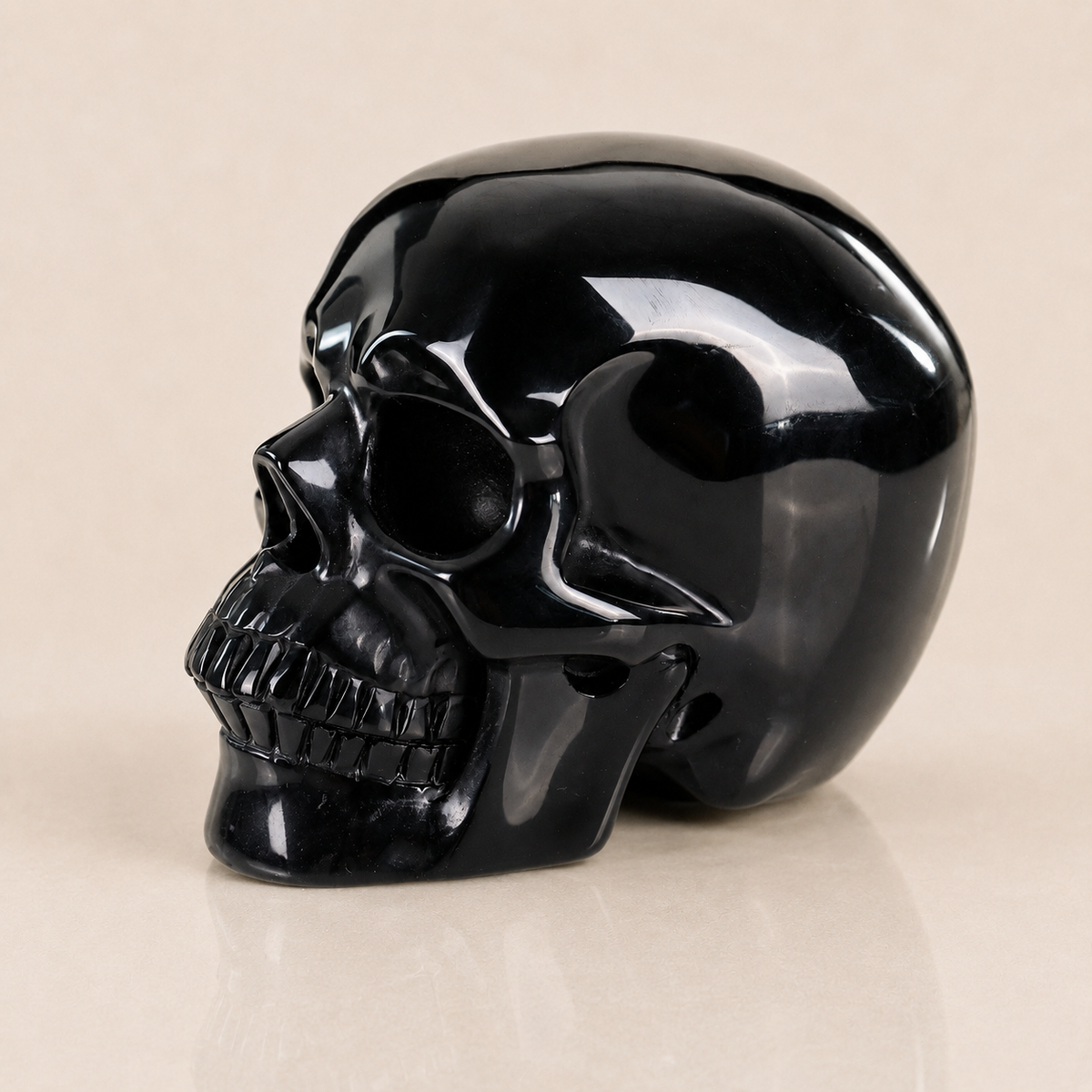 Crâne d'obsidienne noire