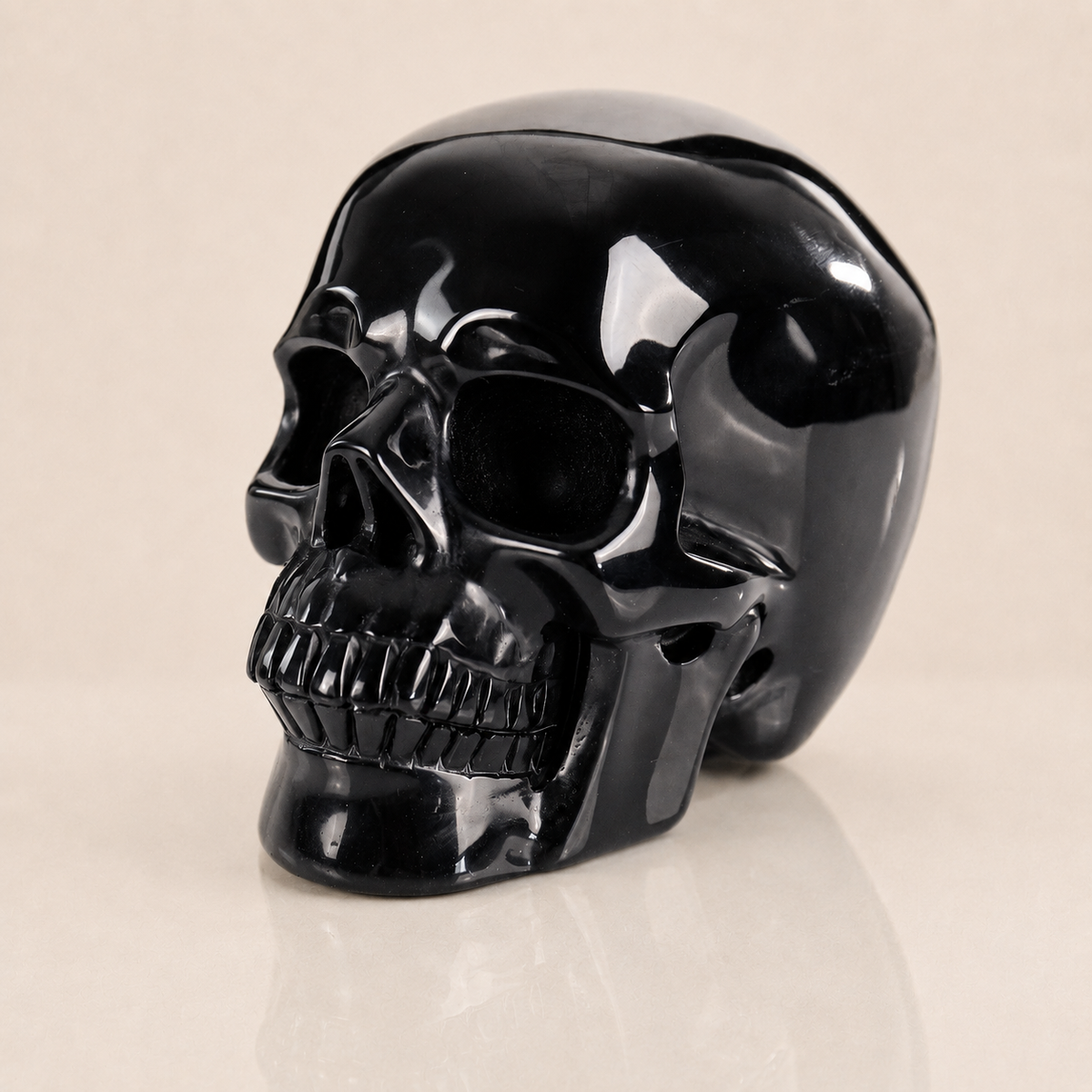 Crâne d'obsidienne noire